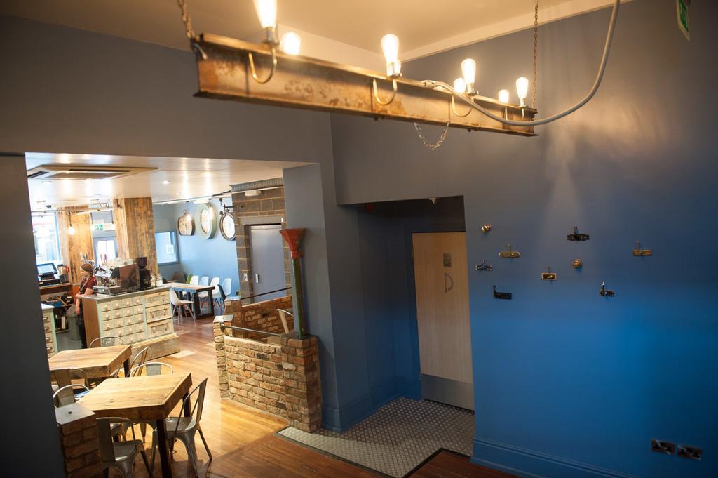 Hotel Forty One Driffield エクステリア 写真